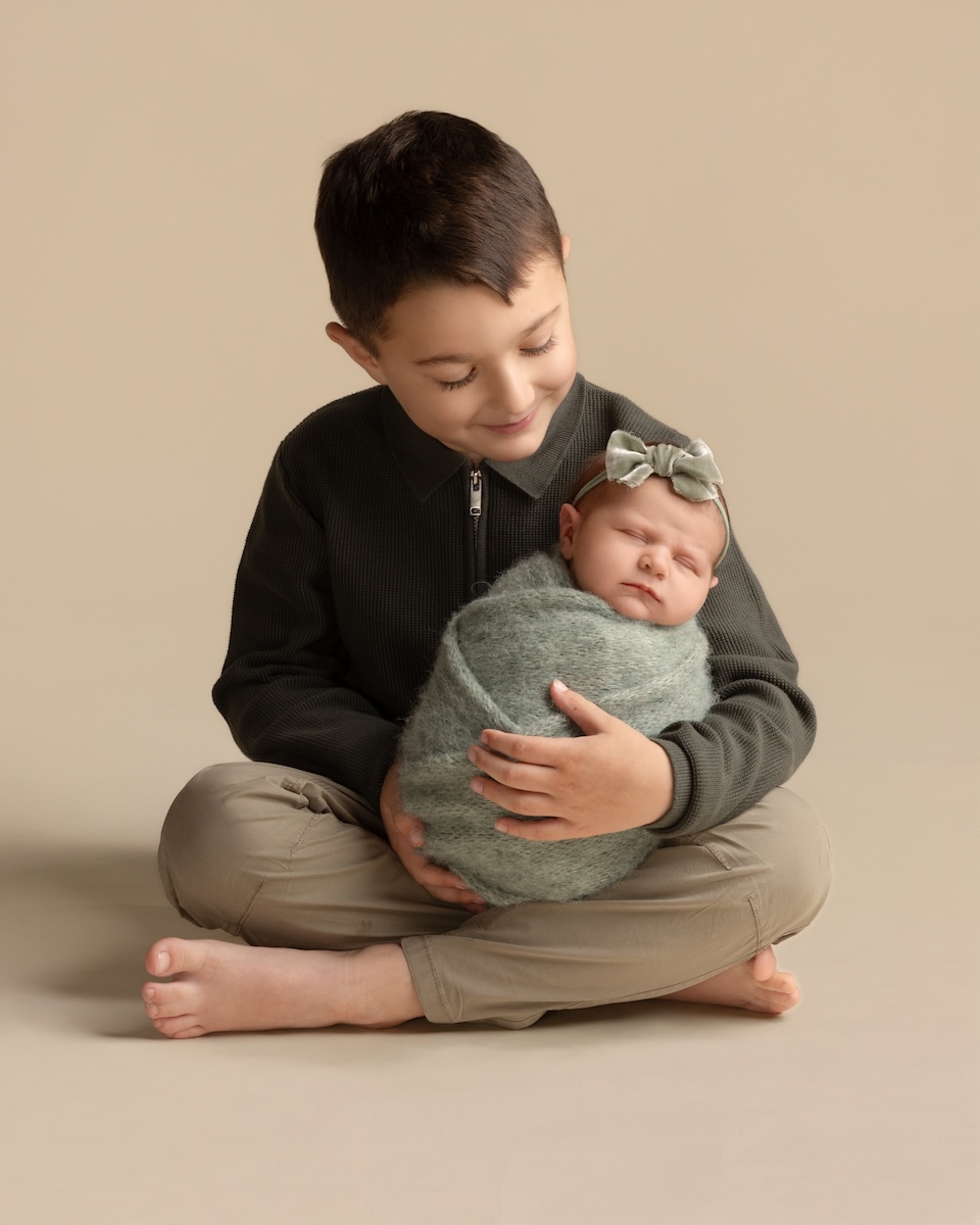 Newborn photography Session including 16x12" gift print or £50 towards digital packages - Image 9