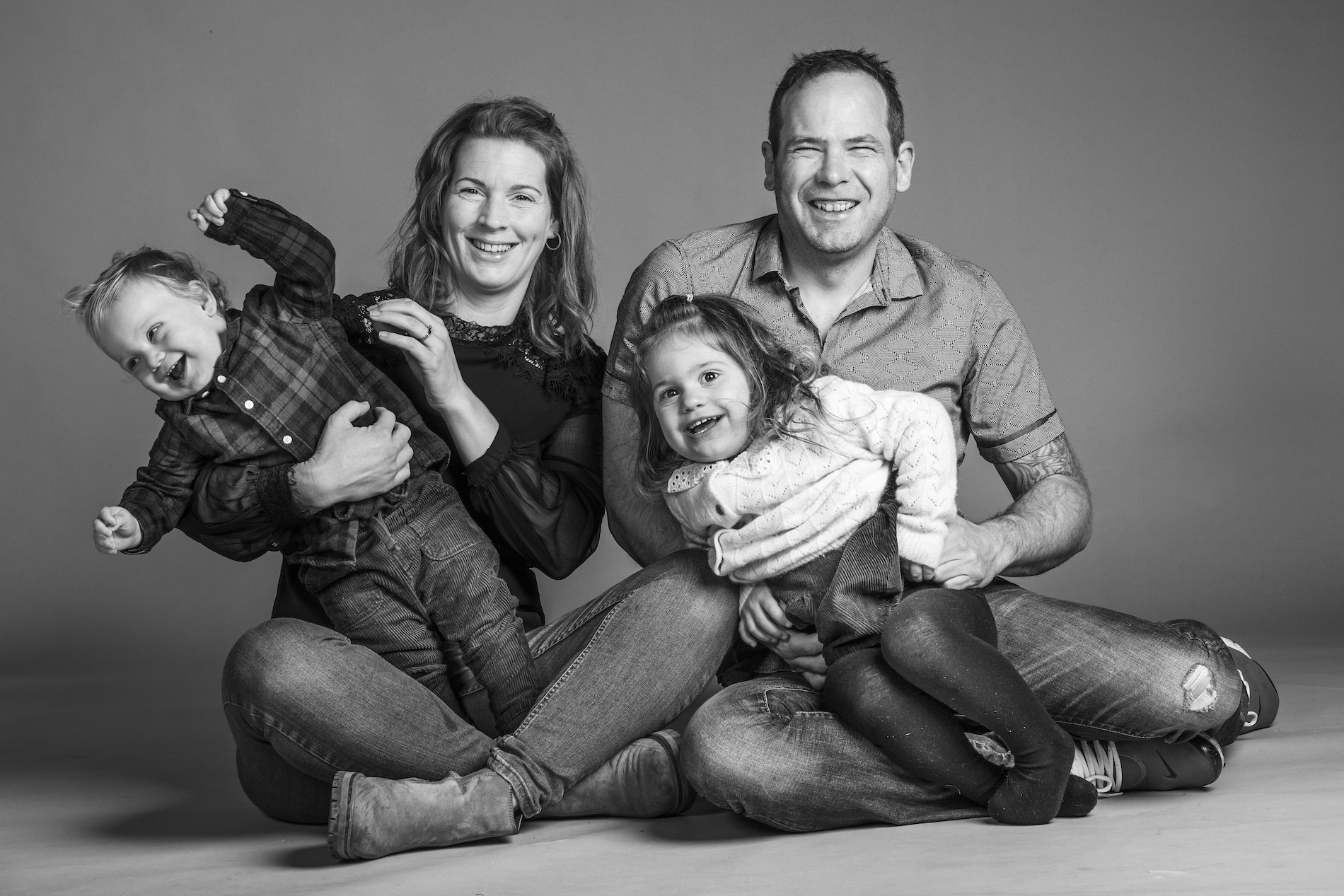 Family Portrait Session including a 16x12" mounted gift print or £50 toward packages - Image 18