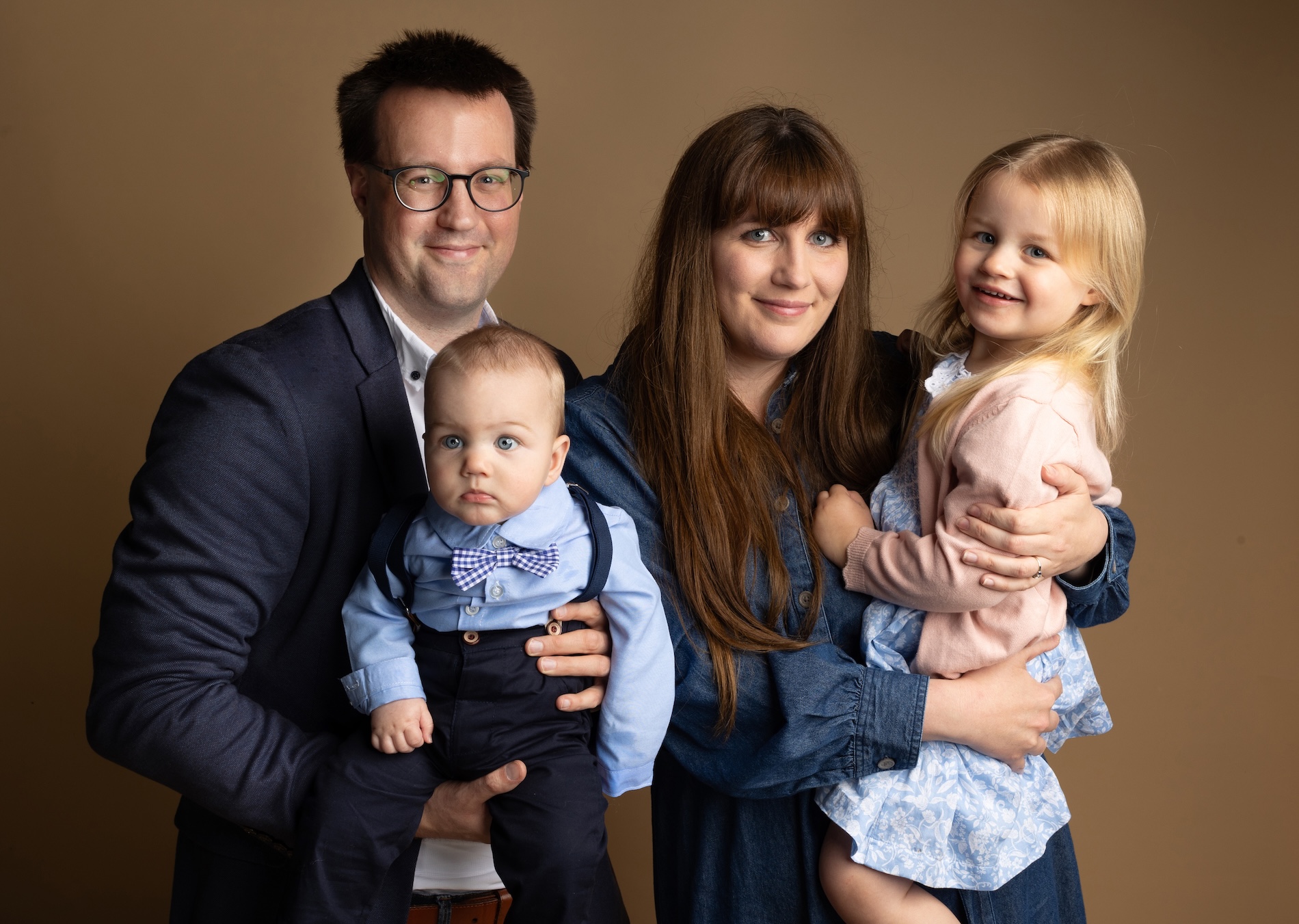 Family Portrait Session including a 16x12" mounted gift print or £50 toward packages - Image 14