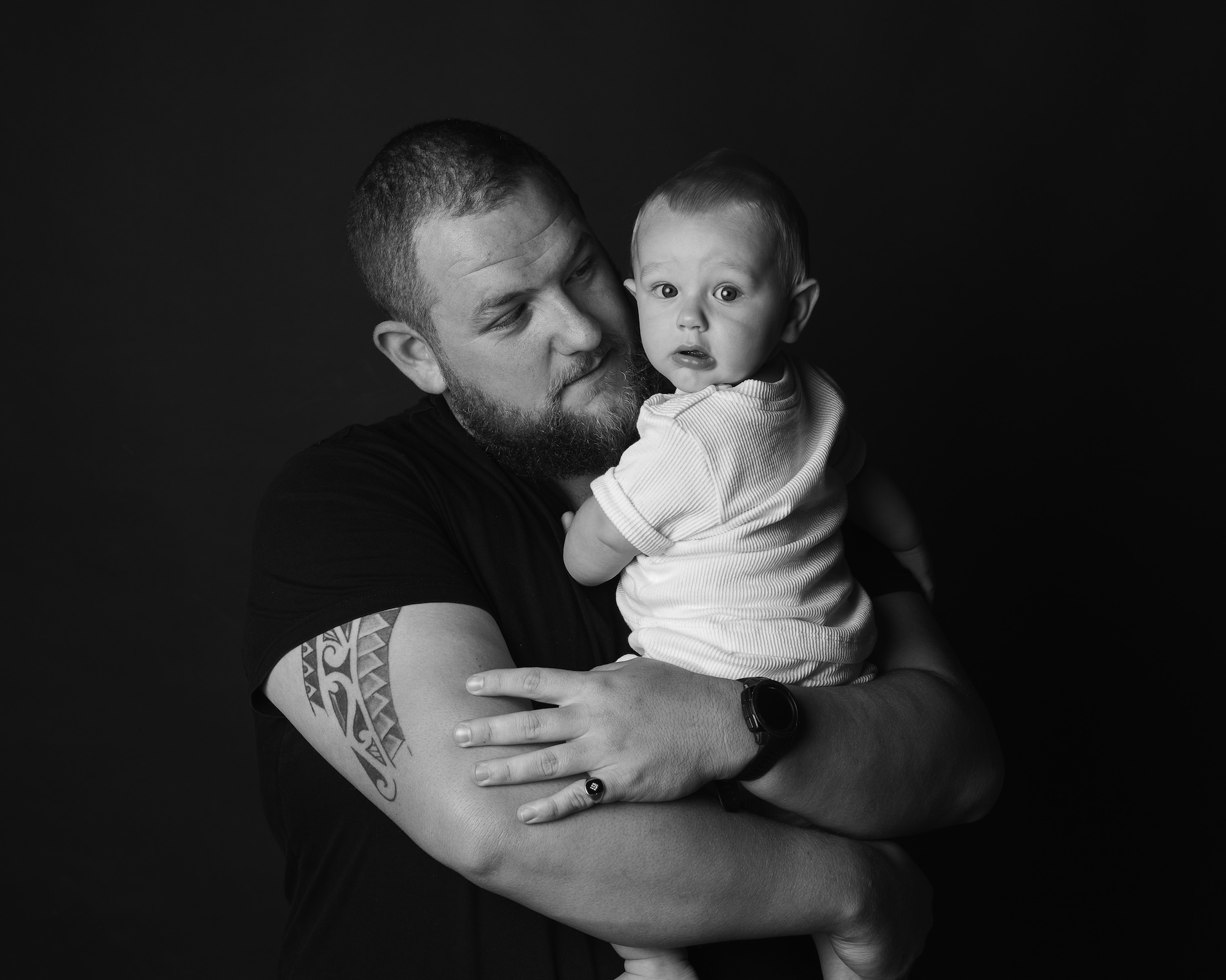 Family Portrait Session including a 16x12" mounted gift print or £50 toward packages - Image 13